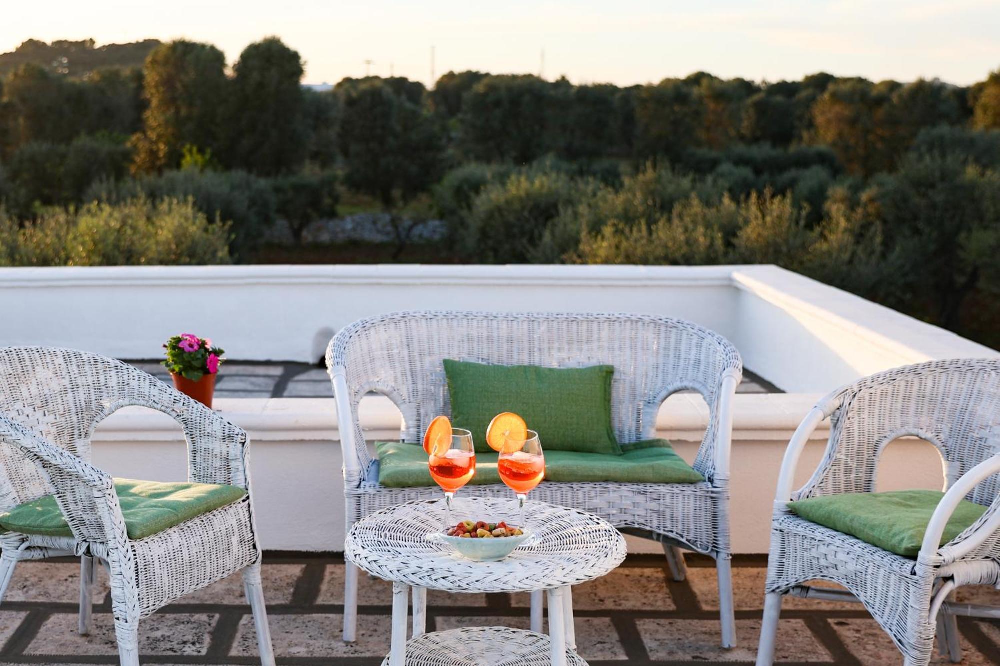Villa Mina Остуні Екстер'єр фото